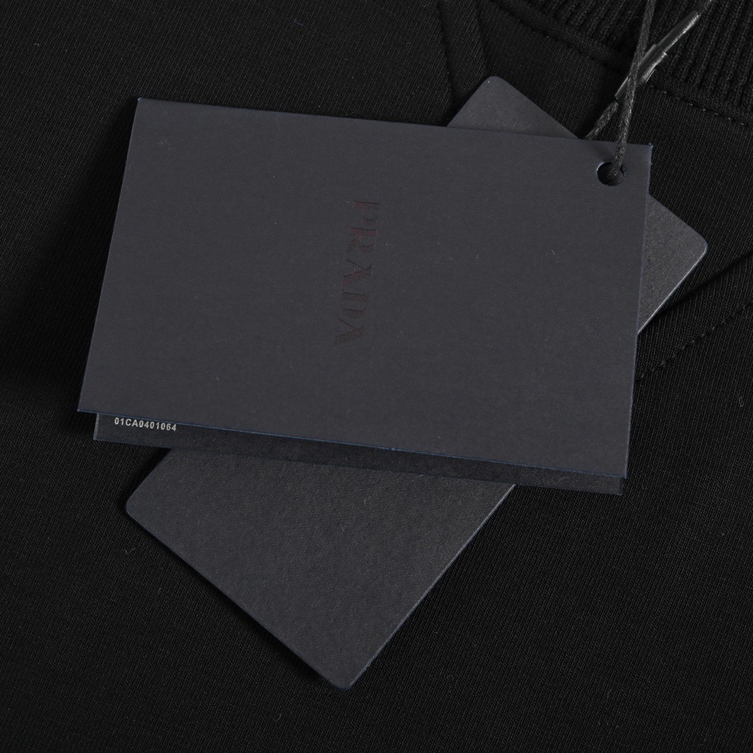 Prada/普拉达 22Fw 三角标口袋圆领卫衣