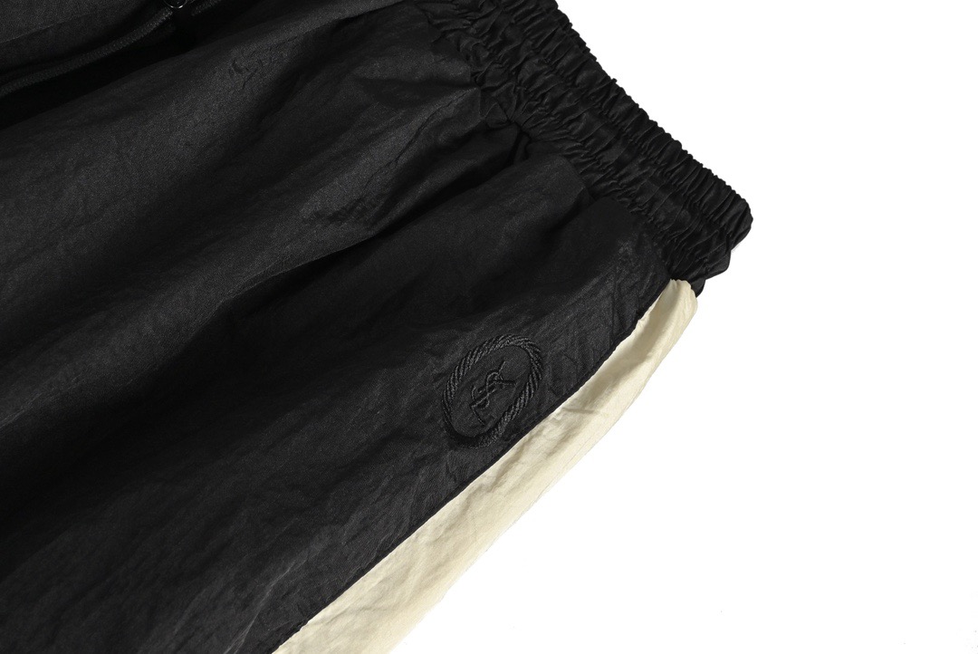 Saint Laurent Ysl圣罗兰 黑白拼接长裤-Chinese UA Cheap High Quatity Brand Clothes Bags handbags Sneakers wholesale wholesaler seller from China Factory suppliers Fashion Clothing Shoes best Quality Beautiful Price Saint Laurent Ysl圣罗兰 黑白拼接长裤