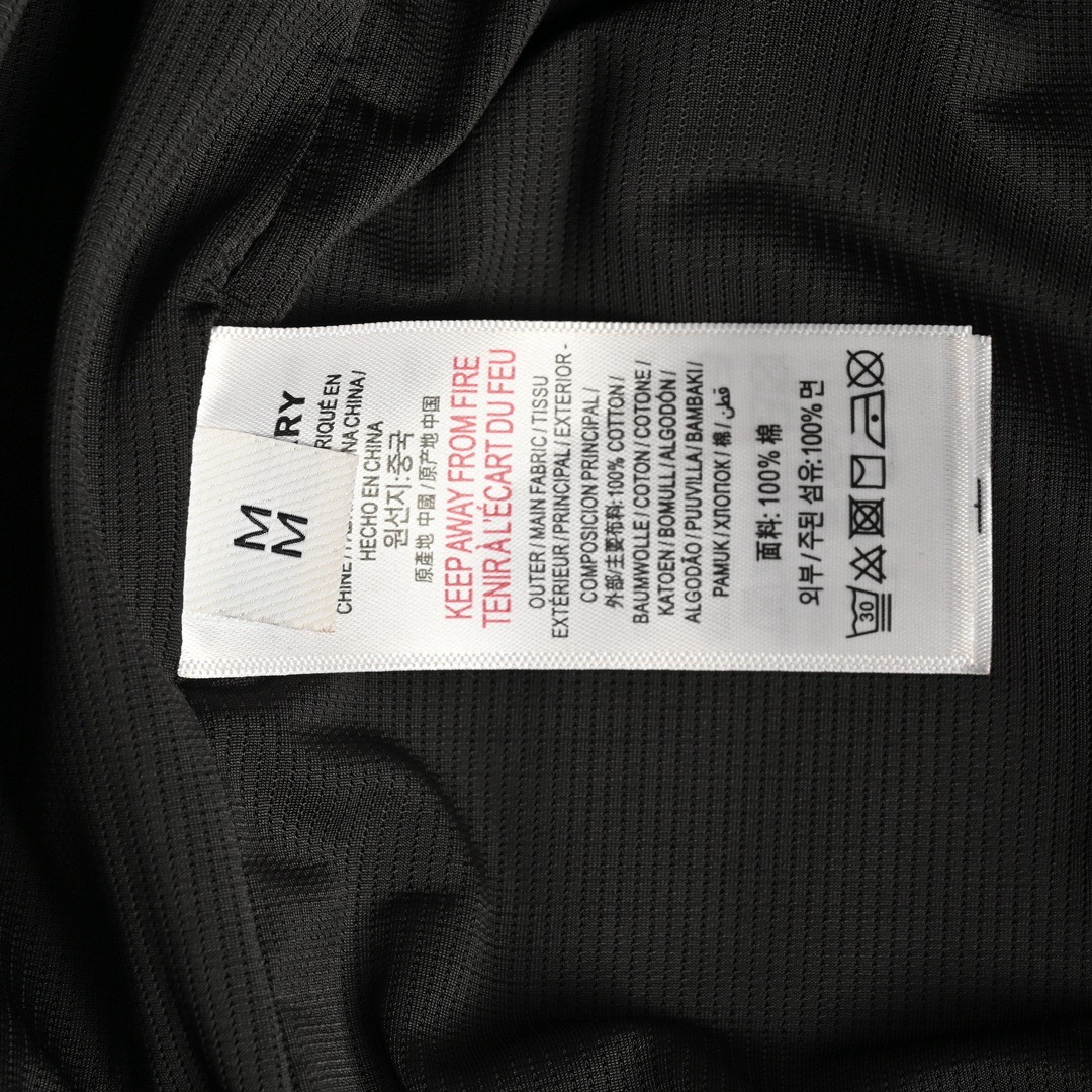 Burberry/巴宝莉 23Fw 硅胶徽标logo尼龙梭织束脚长裤-Chinese UA Cheap High Quatity Brand Clothes Bags handbags Sneakers wholesale wholesaler seller from China Factory suppliers Fashion Clothing Shoes best Quality Beautiful Price Burberry/巴宝莉 23Fw 硅胶徽标logo尼龙梭织束脚长裤