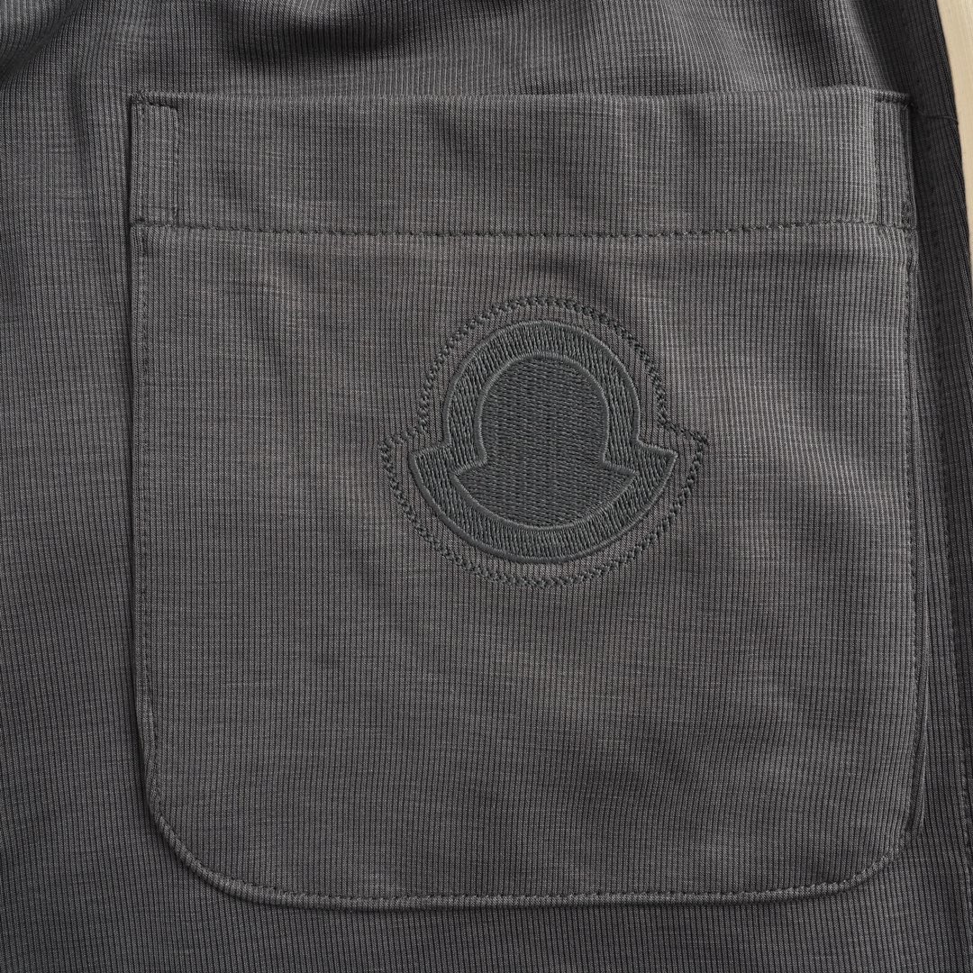 MONCLER/蒙口 24Fw 侧边织带徽标长裤 品牌logo徽标刺绣