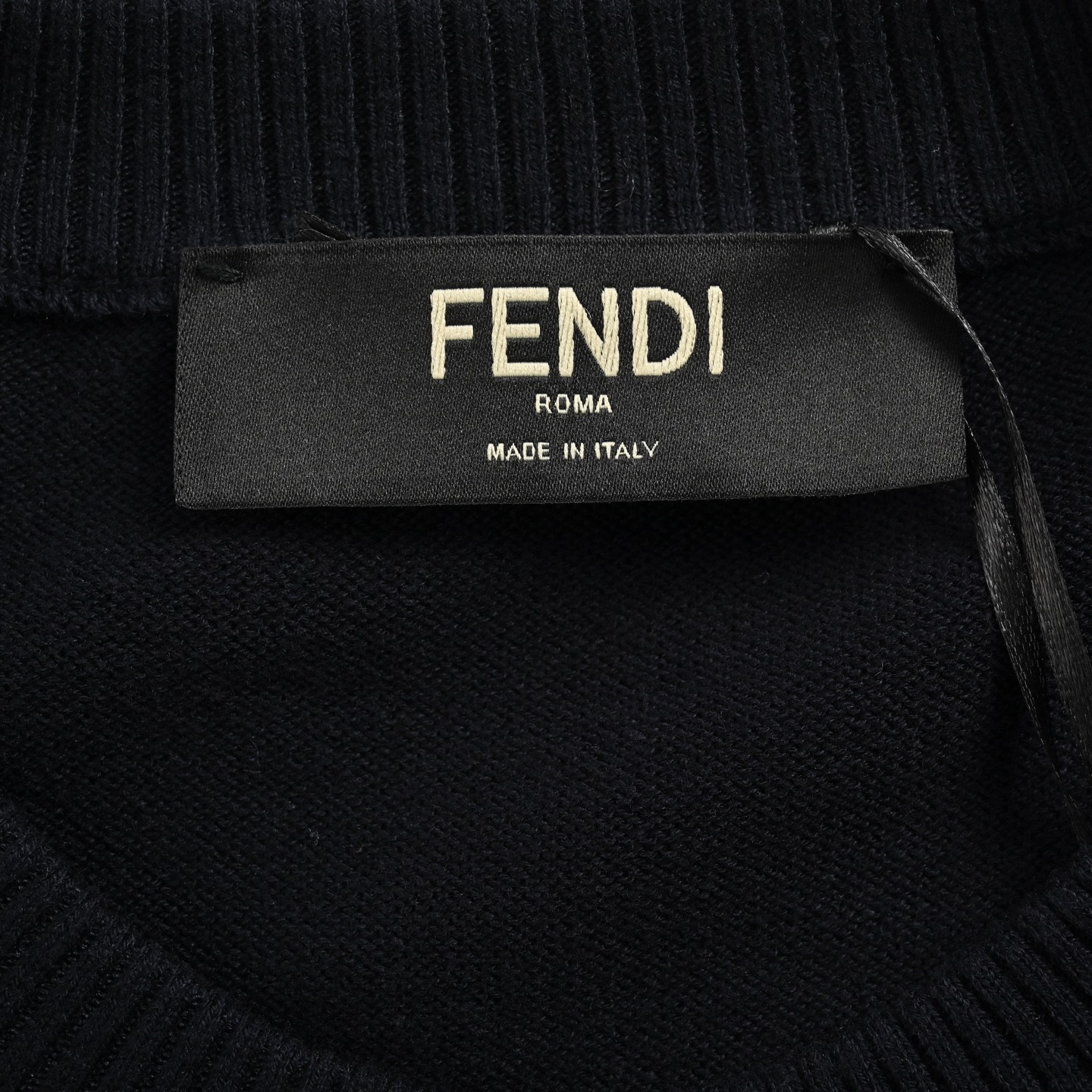 Fendi/芬迪 24Fw 浮雕口袋海军蓝圆领毛衣