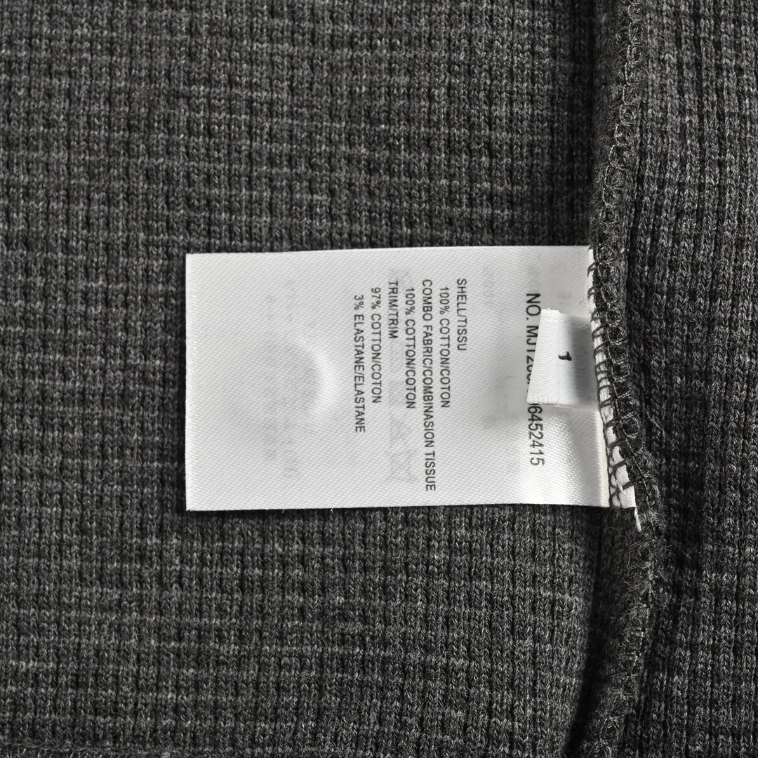 Thom Browne /汤姆布朗 经典款华夫格拉链外套-Chinese UA Cheap High Quatity Brand Clothes Bags handbags Sneakers wholesale wholesaler seller from China Factory suppliers Fashion Clothing Shoes best Quality Beautiful Price Thom Browne /汤姆布朗 经典款华夫格拉链外套