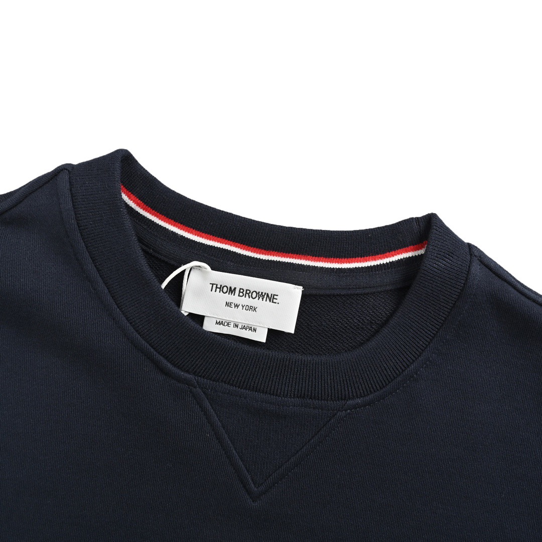 ThomBrowne/汤姆布朗 经典色织四杠圆领卫衣 领口三角单独横机摇-Chinese UA Cheap High Quatity Brand Clothes Bags handbags Sneakers wholesale wholesaler seller from China Factory suppliers Fashion Clothing Shoes best Quality Beautiful Price ThomBrowne/汤姆布朗 经典色织四杠圆领卫衣 领口三角单独横机摇