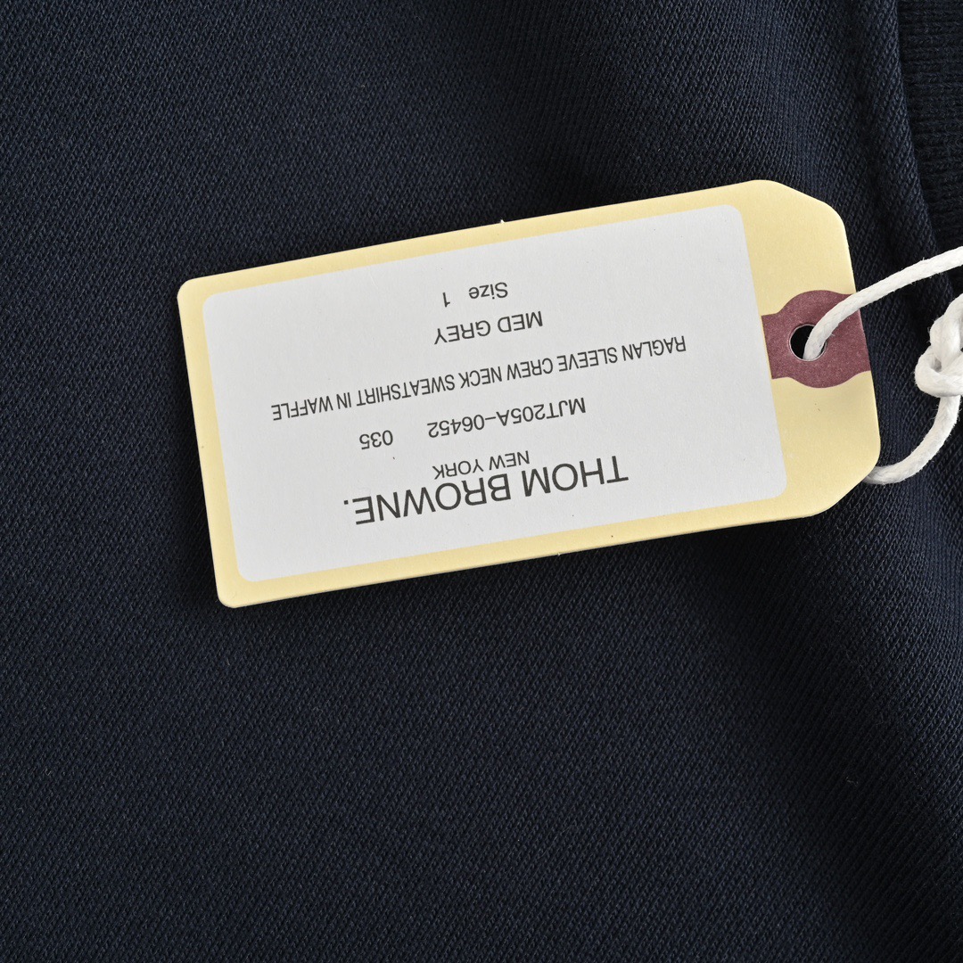 ThomBrowne/汤姆布朗 经典色织四杠圆领卫衣 领口三角单独横机摇-Chinese UA Cheap High Quatity Brand Clothes Bags handbags Sneakers wholesale wholesaler seller from China Factory suppliers Fashion Clothing Shoes best Quality Beautiful Price ThomBrowne/汤姆布朗 经典色织四杠圆领卫衣 领口三角单独横机摇