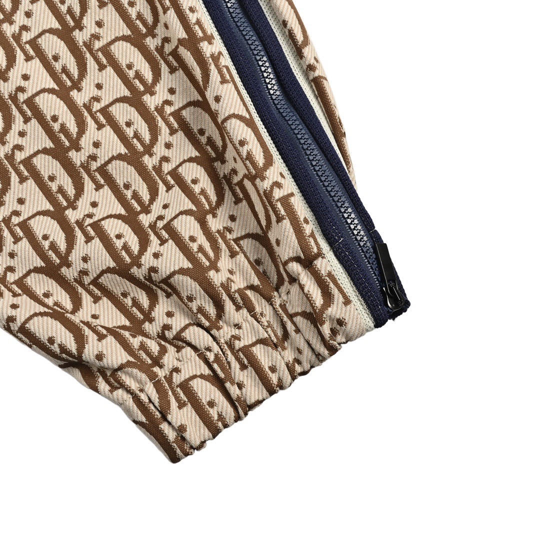 Dior/迪奥 24Fw 满印提花侧边织带套装长裤-Chinese UA Cheap High Quatity Brand Clothes Bags handbags Sneakers wholesale wholesaler seller from China Factory suppliers Fashion Clothing Shoes best Quality Beautiful Price Dior/迪奥 24Fw 满印提花侧边织带套装长裤