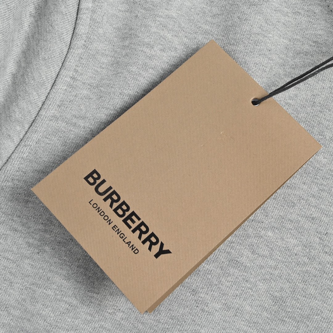 Burberry/巴宝莉 21Fw 硅胶徽标内里格纹连帽外套-Chinese UA Cheap High Quatity Brand Clothes Bags handbags Sneakers wholesale wholesaler seller from China Factory suppliers Fashion Clothing Shoes best Quality Beautiful Price Burberry/巴宝莉 21Fw 硅胶徽标内里格纹连帽外套