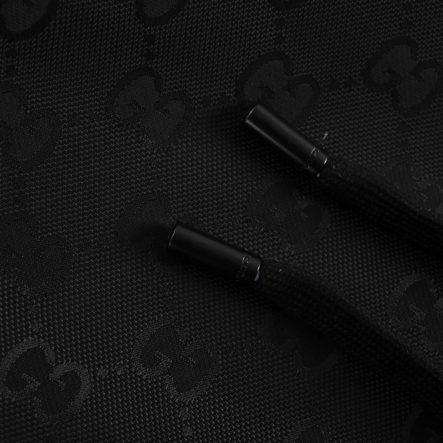 Gucci/古驰 拼接满印老花连帽风衣外套 采用提花gg提花面料拼接-Chinese UA Cheap High Quatity Brand Clothes Bags handbags Sneakers wholesale wholesaler seller from China Factory suppliers Fashion Clothing Shoes best Quality Beautiful Price Gucci/古驰 拼接满印老花连帽风衣外套 采用提花gg提花面料拼接