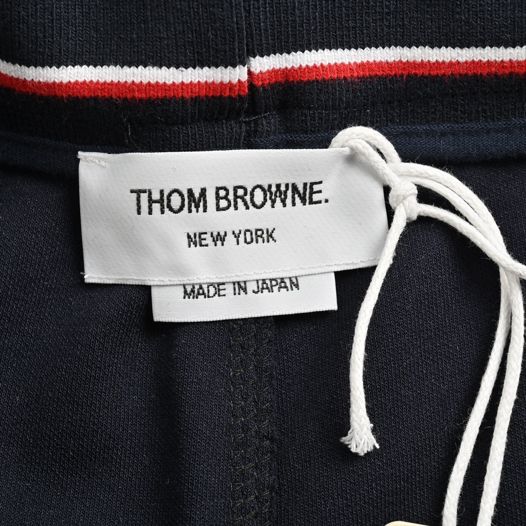Thom Browne/汤姆布朗 色织四杠抽绳束腿长裤 领口三角单独横机摇-Chinese UA Cheap High Quatity Brand Clothes Bags handbags Sneakers wholesale wholesaler seller from China Factory suppliers Fashion Clothing Shoes best Quality Beautiful Price Thom Browne/汤姆布朗 色织四杠抽绳束腿长裤 领口三角单独横机摇