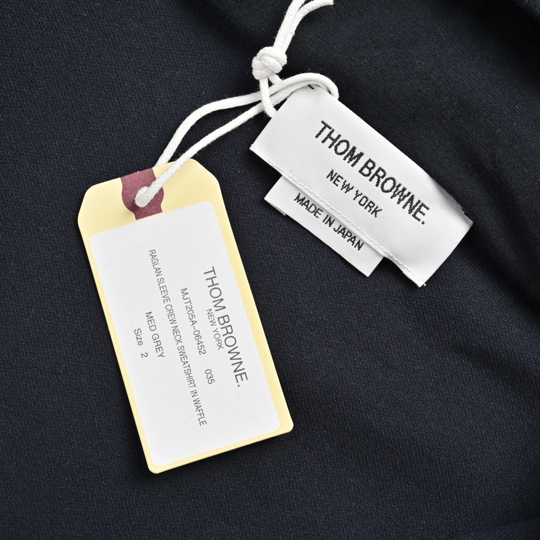 Thom Browne/汤姆布朗 色织四杠抽绳拉链外套 领口三角单独横机摇-Chinese UA Cheap High Quatity Brand Clothes Bags handbags Sneakers wholesale wholesaler seller from China Factory suppliers Fashion Clothing Shoes best Quality Beautiful Price Thom Browne/汤姆布朗 色织四杠抽绳拉链外套 领口三角单独横机摇