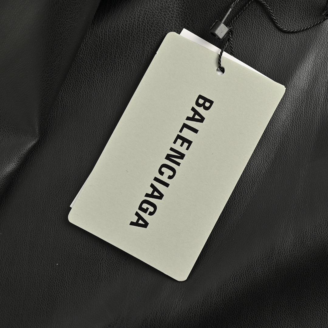 Balenciaga/巴黎世家 秀款loop sports icon刺绣双面皮夹克 Balenciaga/巴黎世家 秀款loop sports icon刺绣双面皮夹克