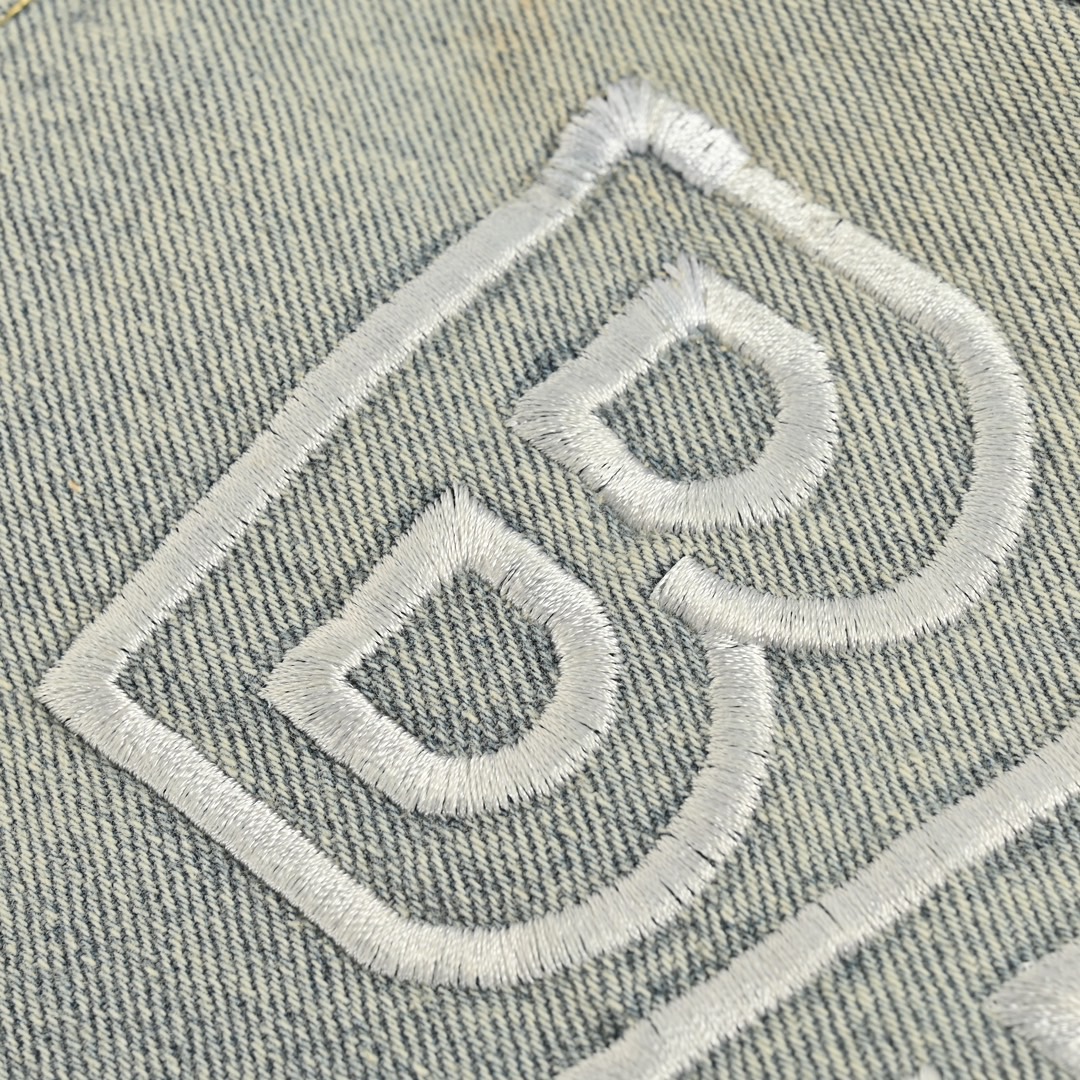 Balenciaga/巴黎世家 刺绣字母水洗宽松阔腿牛仔裤 Balenciaga/巴黎世家 刺绣字母水洗宽松阔腿牛仔裤