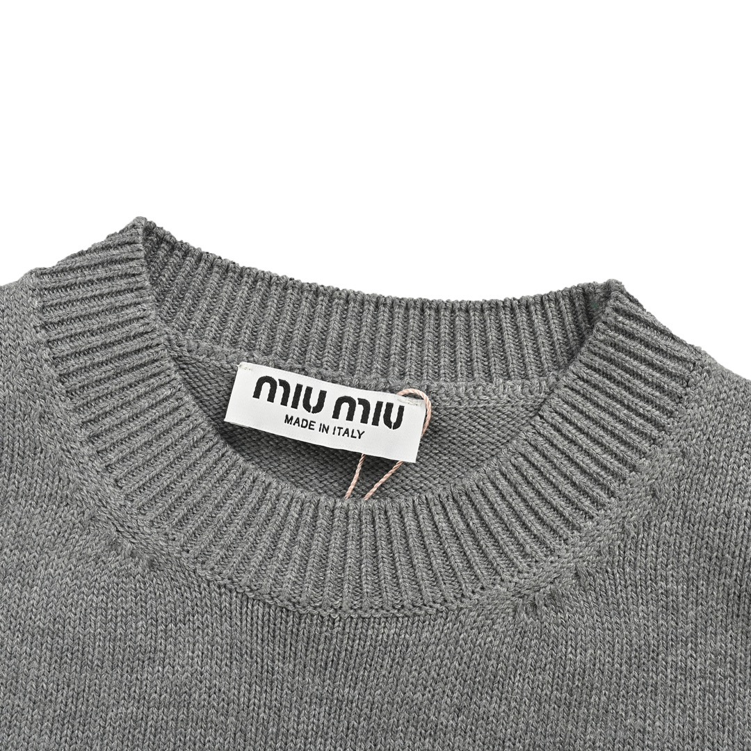 Miu Miu/缪缪 24Fw 珍珠绣圆领毛衣