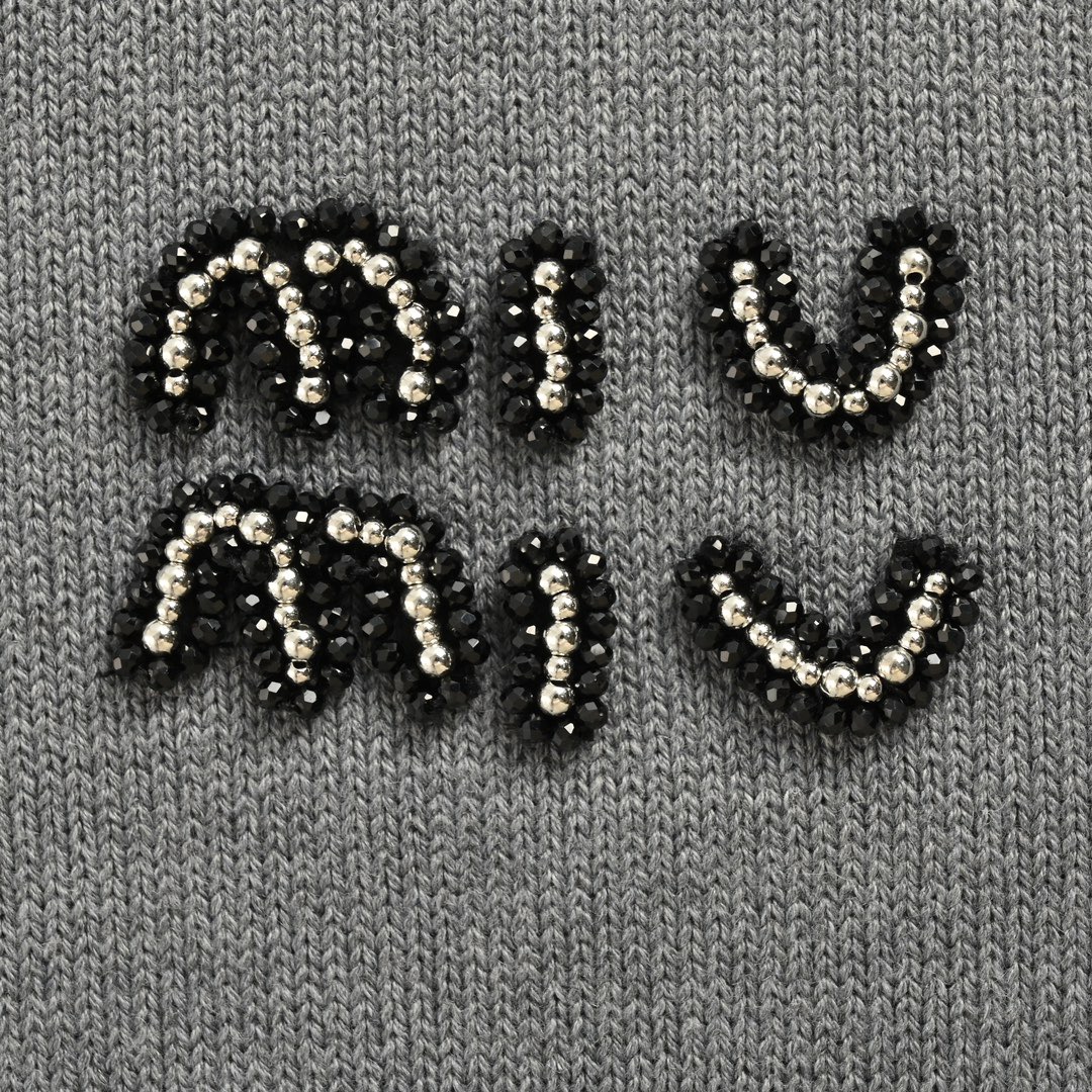 Miu Miu/缪缪 24Fw 珍珠绣圆领毛衣