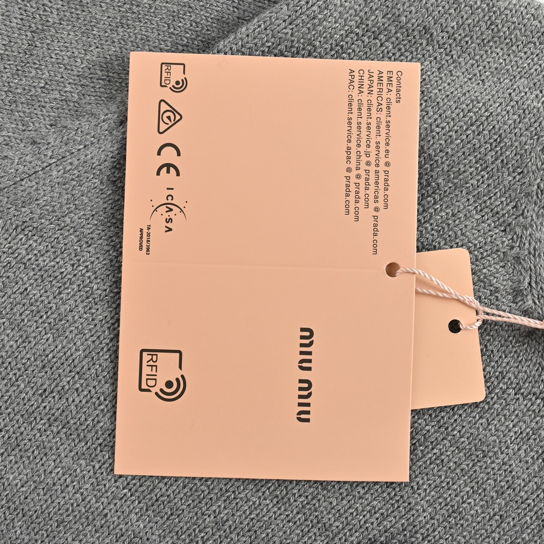 Miu Miu/缪缪 24Fw 珍珠绣圆领毛衣