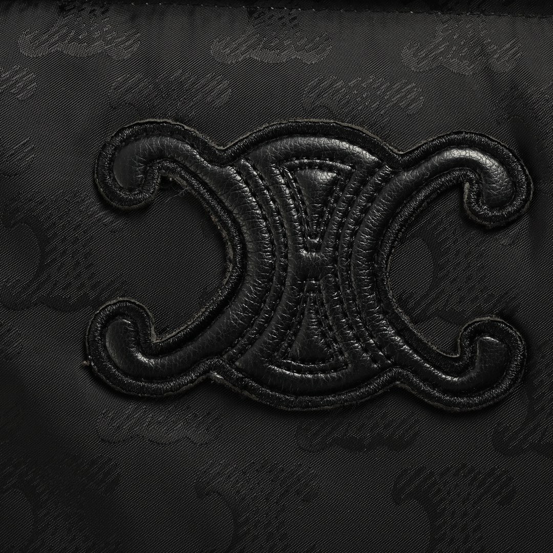 Celine/赛琳 凯旋门暗纹羽绒马甲 Celine/赛琳 凯旋门暗纹羽绒马甲