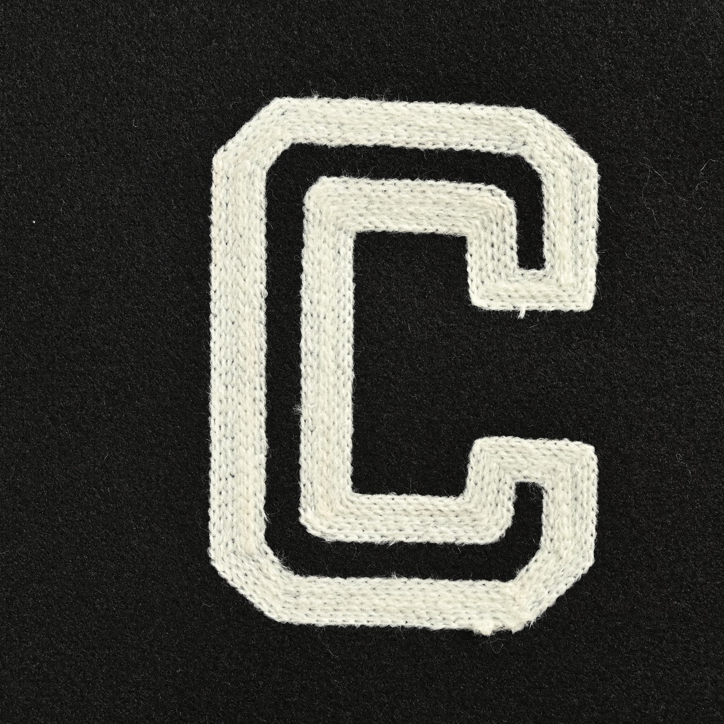 Celine/赛琳 25Fw 学院风刺绣字母徽标棒球服外套