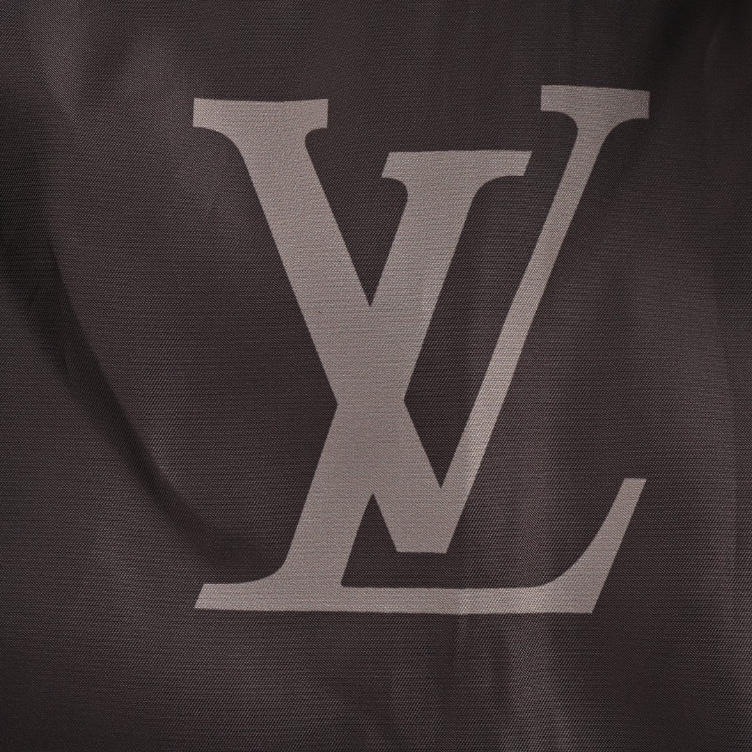 Louis Vuitton/路易威登 24Fw 老花拼接风衣拉链外套-High Quatity Cheap Brand wholesale wholesaler seller Clothes Bags handbags Sneakers Top Fashion Clothing Shoes from China Factory Chinese suppliers best Quality Beautiful Price Louis Vuitton/路易威登 24Fw 老花拼接风衣拉链外套