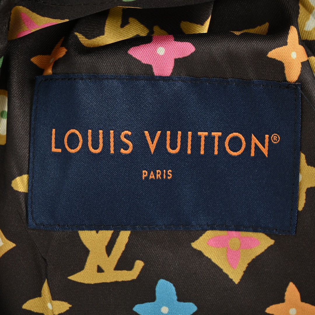 Louis Vuitton & Tyler 24Fw 老花可拆卸羊羔绒领夹克外套-High Quatity Cheap Brand wholesale wholesaler seller Clothes Bags handbags Sneakers Top Fashion Clothing Shoes from China Factory Chinese suppliers best Quality Beautiful Price Louis Vuitton & Tyler 24Fw 老花可拆卸羊羔绒领夹克外套