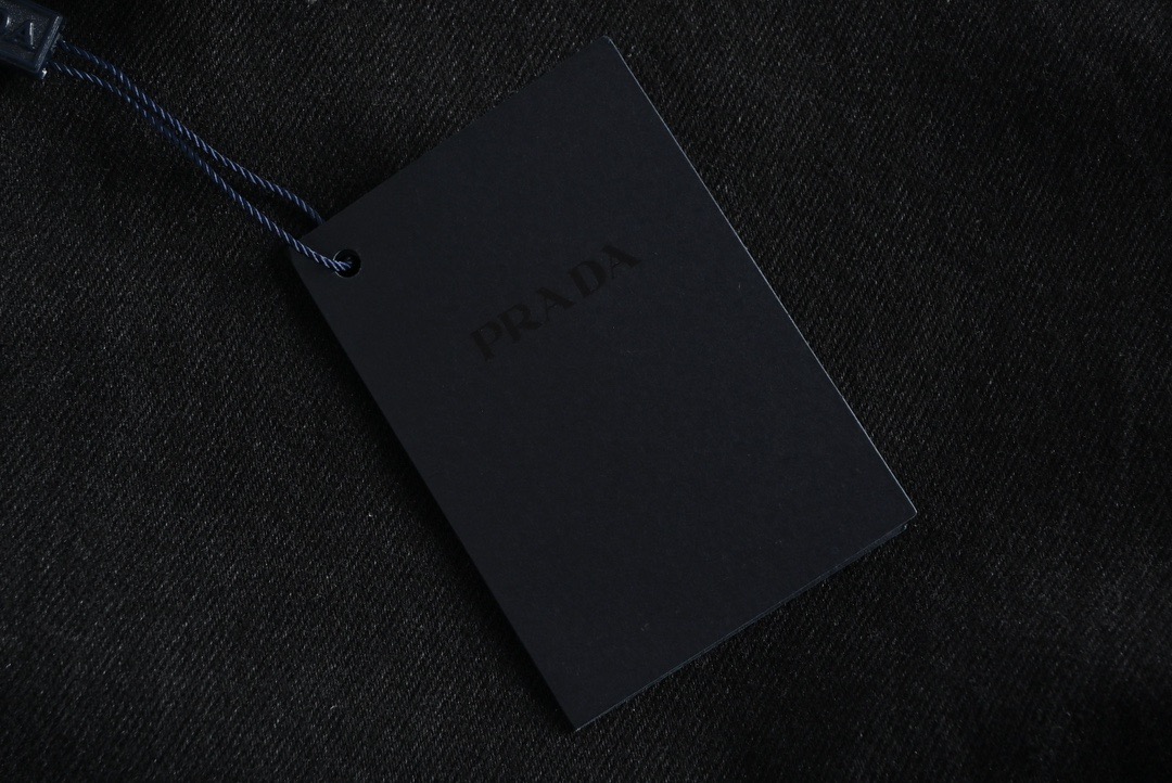 Prada/普拉达 水洗三角标牛仔衬衫-High Quatity Cheap Brand wholesale wholesaler seller Clothes Bags handbags Sneakers Top Fashion Clothing Shoes from China Factory Chinese suppliers best Quality Beautiful Price Prada/普拉达 水洗三角标牛仔衬衫