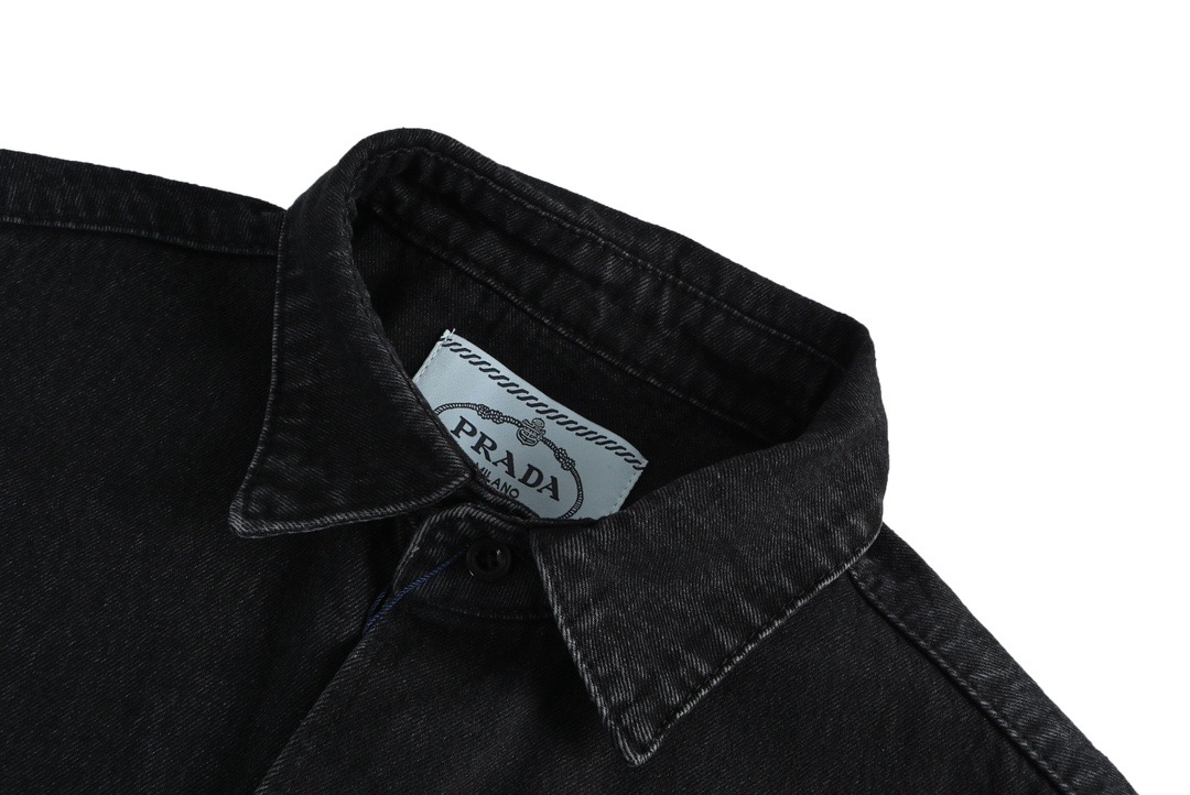 Prada/普拉达 水洗三角标牛仔衬衫-High Quatity Cheap Brand wholesale wholesaler seller Clothes Bags handbags Sneakers Top Fashion Clothing Shoes from China Factory Chinese suppliers best Quality Beautiful Price Prada/普拉达 水洗三角标牛仔衬衫