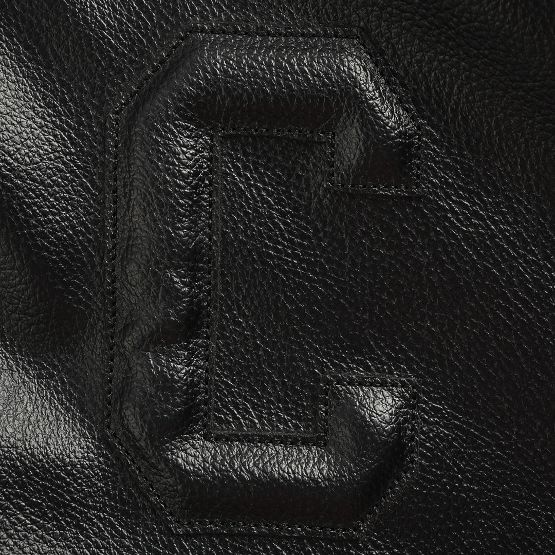 Celine/赛琳 C标皮革连帽夹克外套 定制纹脂雅尊皮革-High Quatity Cheap Brand wholesale wholesaler seller Clothes Bags handbags Sneakers Top Fashion Clothing Shoes from China Factory Chinese suppliers best Quality Beautiful Price Celine/赛琳 C标皮革连帽夹克外套 定制纹脂雅尊皮革