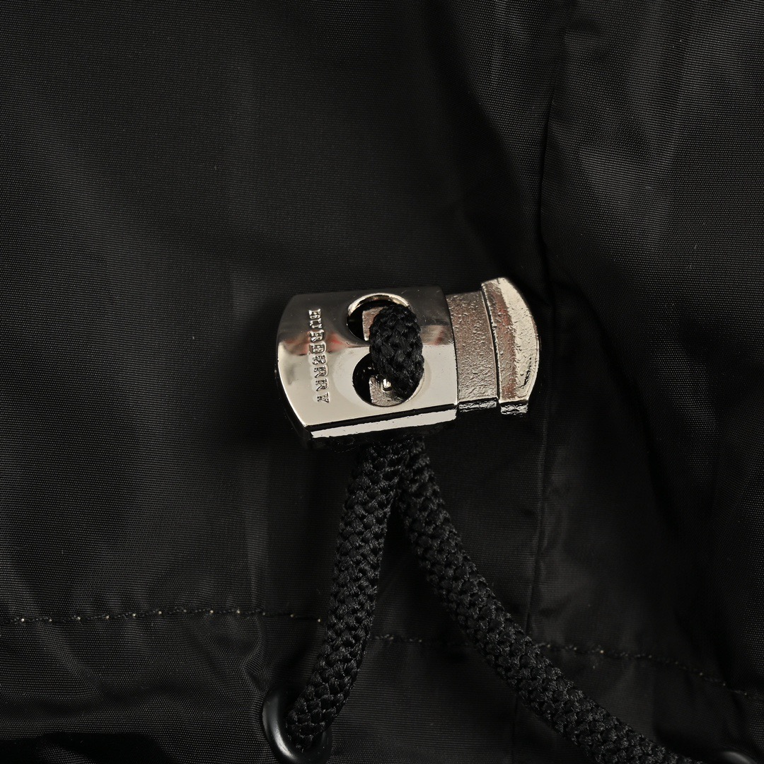 Burberry/巴宝莉 24ss 格纹战马双面穿夹克外套-High Quatity Cheap Brand wholesale wholesaler seller Clothes Bags handbags Sneakers Top Fashion Clothing Shoes from China Factory Chinese suppliers best Quality Beautiful Price Burberry/巴宝莉 24ss 格纹战马双面穿夹克外套