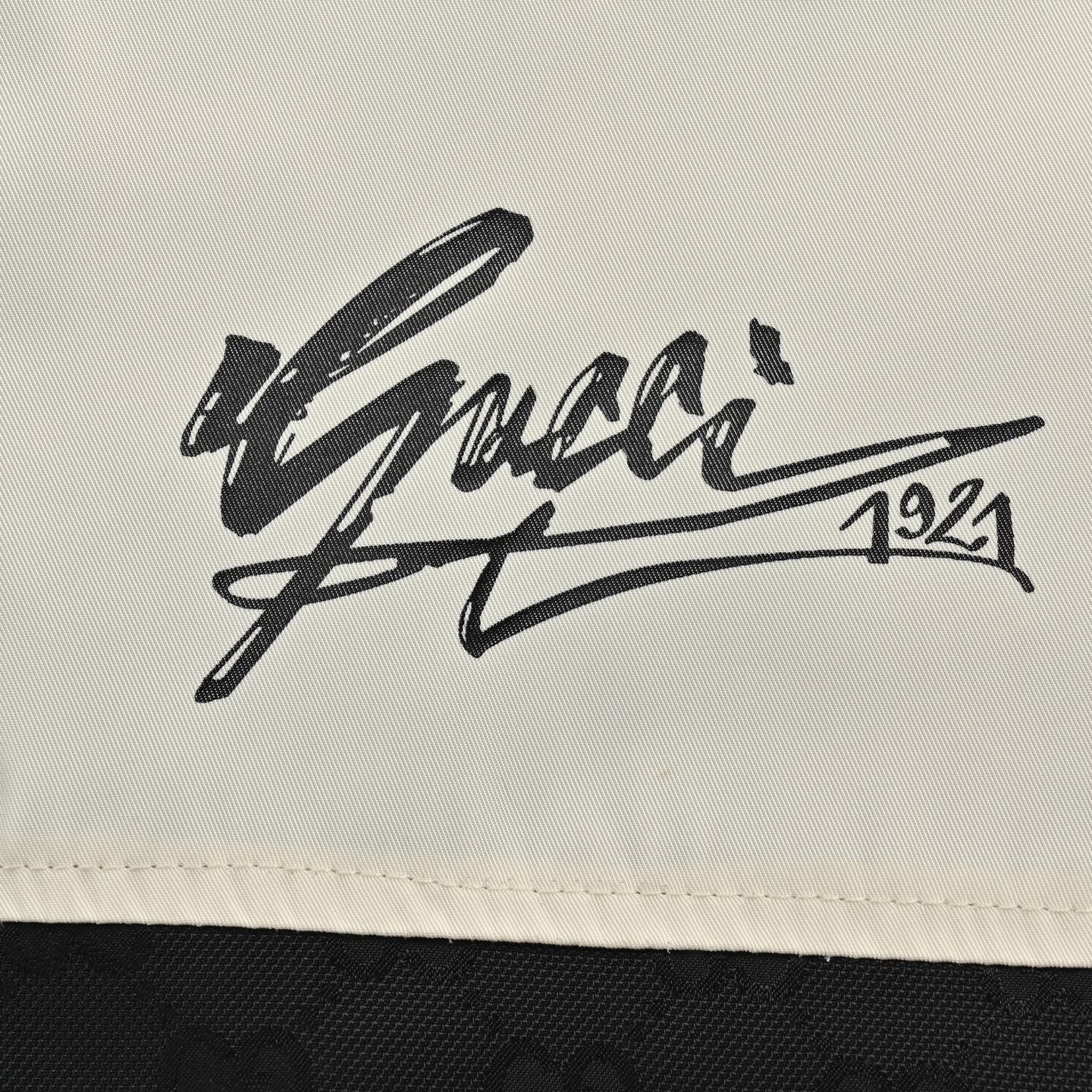 Gucci/古驰 暗纹提花拼接连帽风衣外套-High Quatity Cheap Brand wholesale wholesaler seller Clothes Bags handbags Sneakers Top Fashion Clothing Shoes from China Factory Chinese suppliers best Quality Beautiful Price Gucci/古驰 暗纹提花拼接连帽风衣外套
