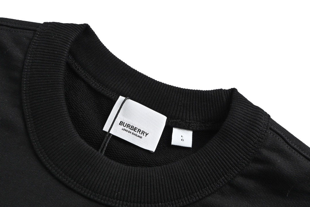 Burberry/巴宝莉 22Fw 战马贴布圆领卫衣 Burberry/巴宝莉 22Fw 战马贴布圆领卫衣