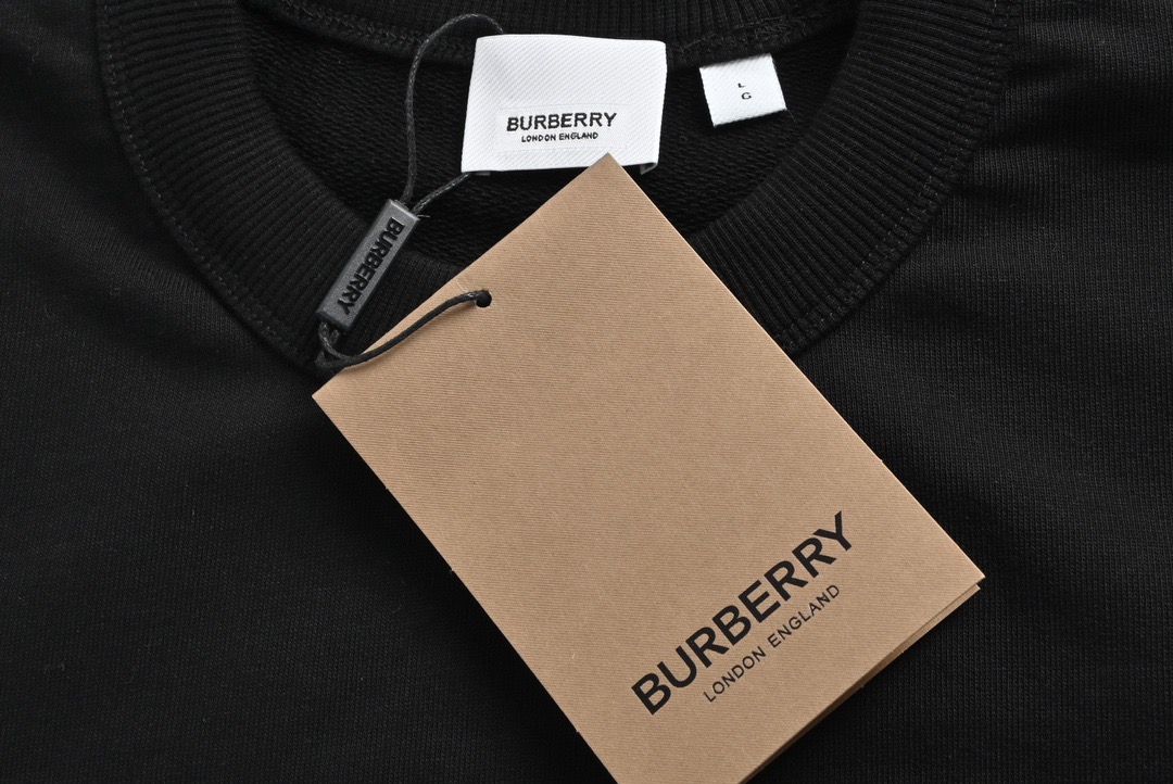 Burberry/巴宝莉 22Fw 战马贴布圆领卫衣 Burberry/巴宝莉 22Fw 战马贴布圆领卫衣
