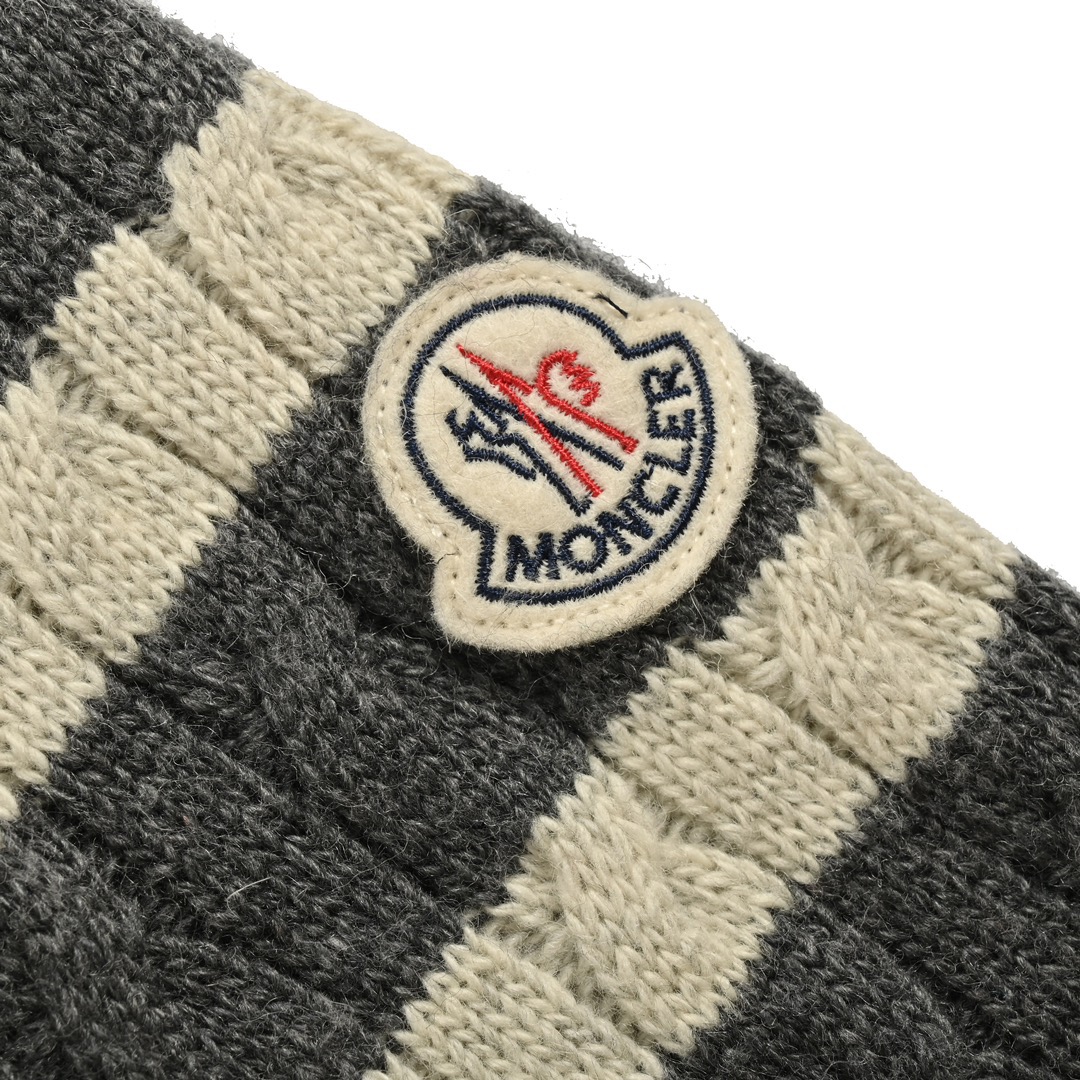 Moncler/蒙口 拼接毛织袖立领薄绒羽绒服外套