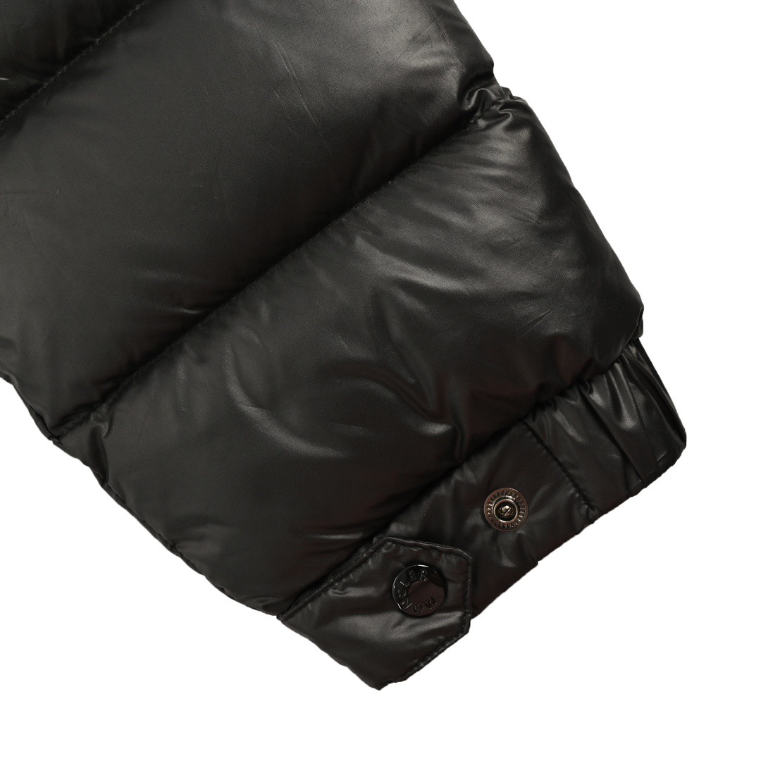 Moncler/蒙口 24Fw 蝙蝠侠标识羽绒服 Moncler/蒙口 24Fw 蝙蝠侠标识羽绒服