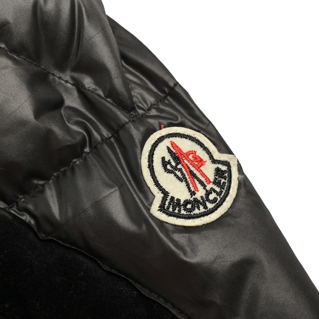 Moncler/蒙口 24Fw 蝙蝠侠标识羽绒服 Moncler/蒙口 24Fw 蝙蝠侠标识羽绒服