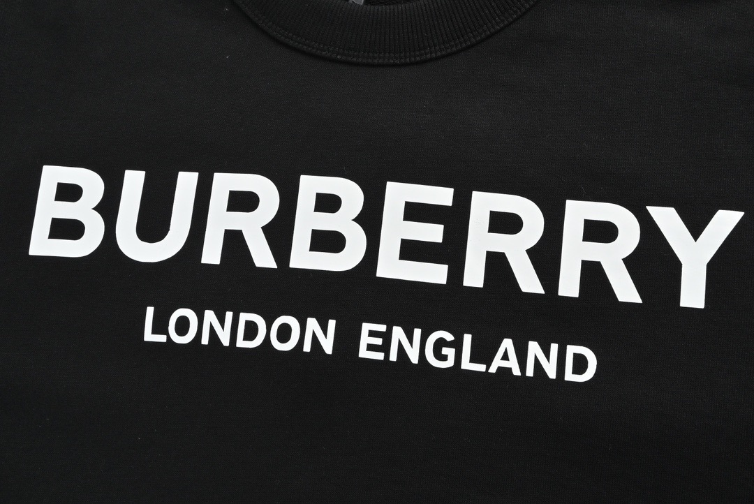 Burberry/巴宝莉 经典字母印花圆领卫衣-Chinese UA Cheap High Quatity Brand Clothes Bags handbags Sneakers wholesale wholesaler seller from China Factory suppliers Fashion Clothing Shoes best Quality Beautiful Price Burberry/巴宝莉 经典字母印花圆领卫衣