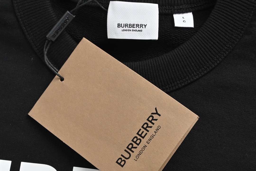 Burberry/巴宝莉 经典字母印花圆领卫衣-Chinese UA Cheap High Quatity Brand Clothes Bags handbags Sneakers wholesale wholesaler seller from China Factory suppliers Fashion Clothing Shoes best Quality Beautiful Price Burberry/巴宝莉 经典字母印花圆领卫衣