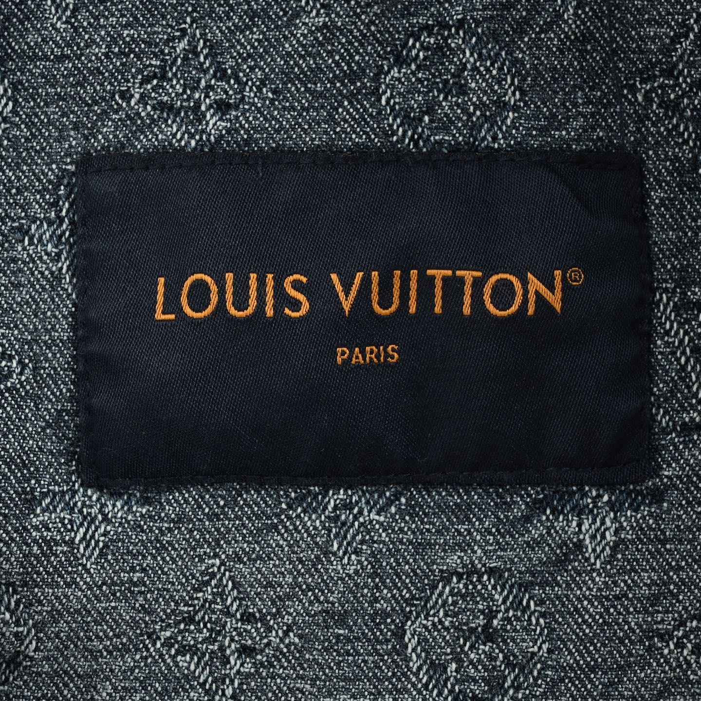 Louis/路易威登 25Fw 满印老花提花拉链连帽牛仔外套-Chinese wholesaler seller Clothes Bags handbags wholesale Shoes High Quatity wholesaler seller Cheap Sneakers from China Factory Chinese suppliers china wholesale clothing wholesaler seller Louis/路易威登 25Fw 满印老花提花拉链连帽牛仔外套