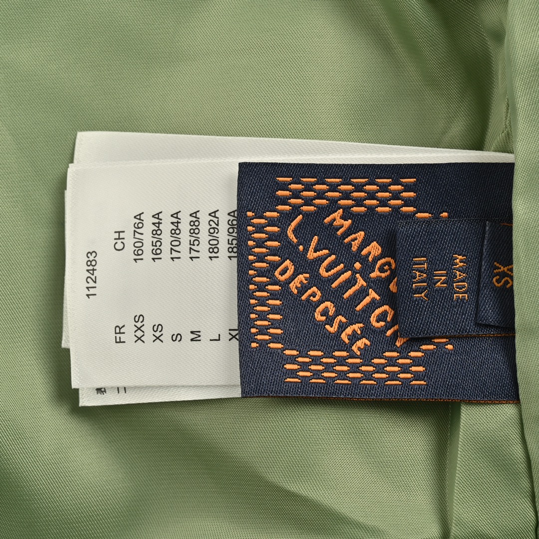 Louis Vuitton/路易威登 章仔刺绣拼接棒球服-Chinese wholesaler seller Clothes Bags handbags wholesale Shoes High Quatity wholesaler seller Cheap Sneakers from China Factory Chinese suppliers china wholesale clothing wholesaler seller Louis Vuitton/路易威登 章仔刺绣拼接棒球服