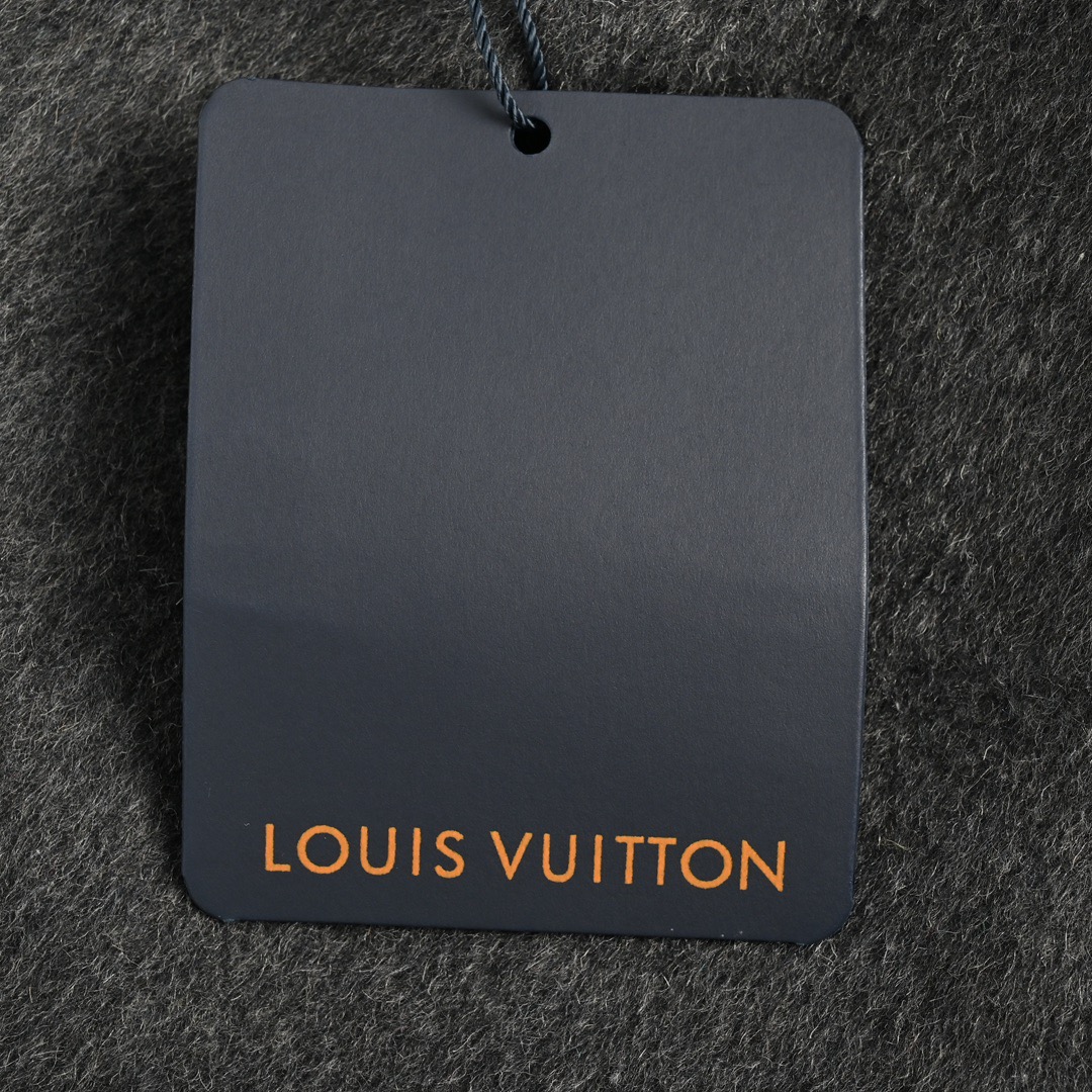 Louis Vuitton/路易威登 24Fw 刺绣字母棉羊毛皮袖棒球服外套-Chinese UA Cheap High Quatity Brand Clothes Bags handbags Sneakers wholesale wholesaler seller from China Factory suppliers Fashion Clothing Shoes best Quality Beautiful Price Louis Vuitton/路易威登 24Fw 刺绣字母棉羊毛皮袖棒球服外套