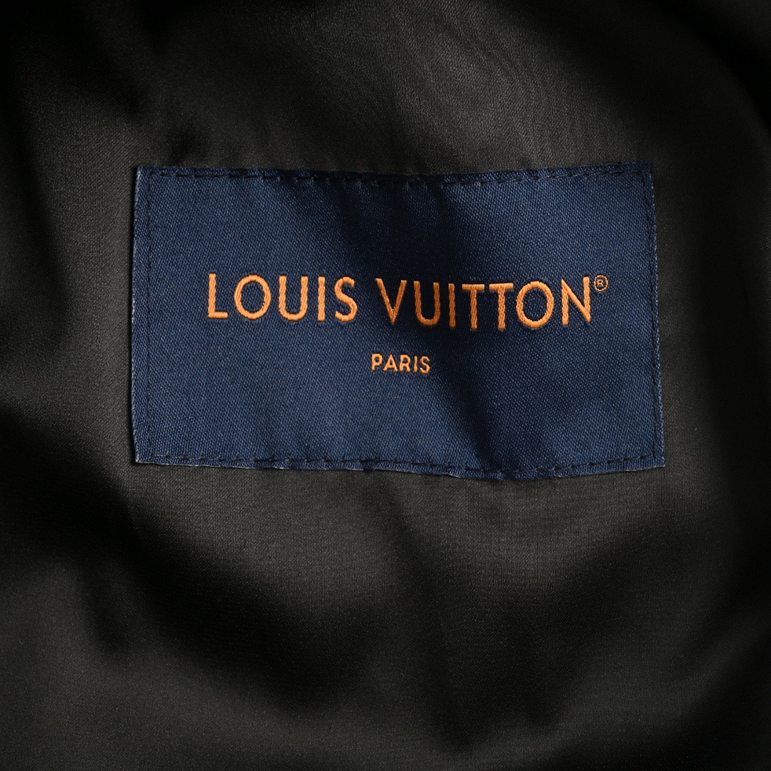 Louis Vuitton/路易威登 24Fw 刺绣字母棉羊毛皮袖棒球服外套-Chinese UA Cheap High Quatity Brand Clothes Bags handbags Sneakers wholesale wholesaler seller from China Factory suppliers Fashion Clothing Shoes best Quality Beautiful Price Louis Vuitton/路易威登 24Fw 刺绣字母棉羊毛皮袖棒球服外套