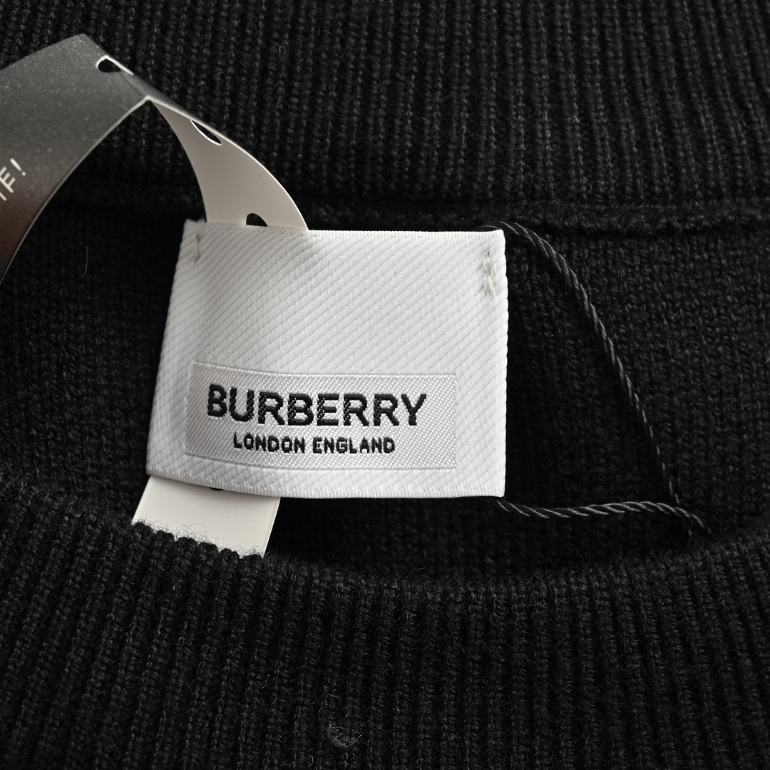 Burberry/巴宝莉 格纹拼接针织毛衣-莆田鞋,莆田鞋货源,高仿鞋,高仿鞋货源,安福档口,莆田高仿鞋,莆田鞋批发,高仿鞋批发,莆田高仿运动鞋,高仿运动鞋,莆田运动鞋 Burberry/巴宝莉 格纹拼接针织毛衣
