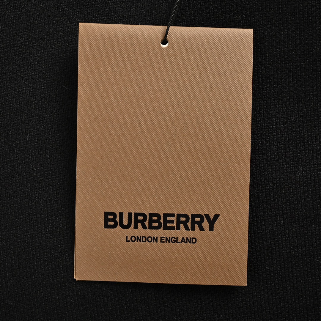 Burberry/巴宝莉 格纹拼接针织毛衣-莆田鞋,莆田鞋货源,高仿鞋,高仿鞋货源,安福档口,莆田高仿鞋,莆田鞋批发,高仿鞋批发,莆田高仿运动鞋,高仿运动鞋,莆田运动鞋 Burberry/巴宝莉 格纹拼接针织毛衣