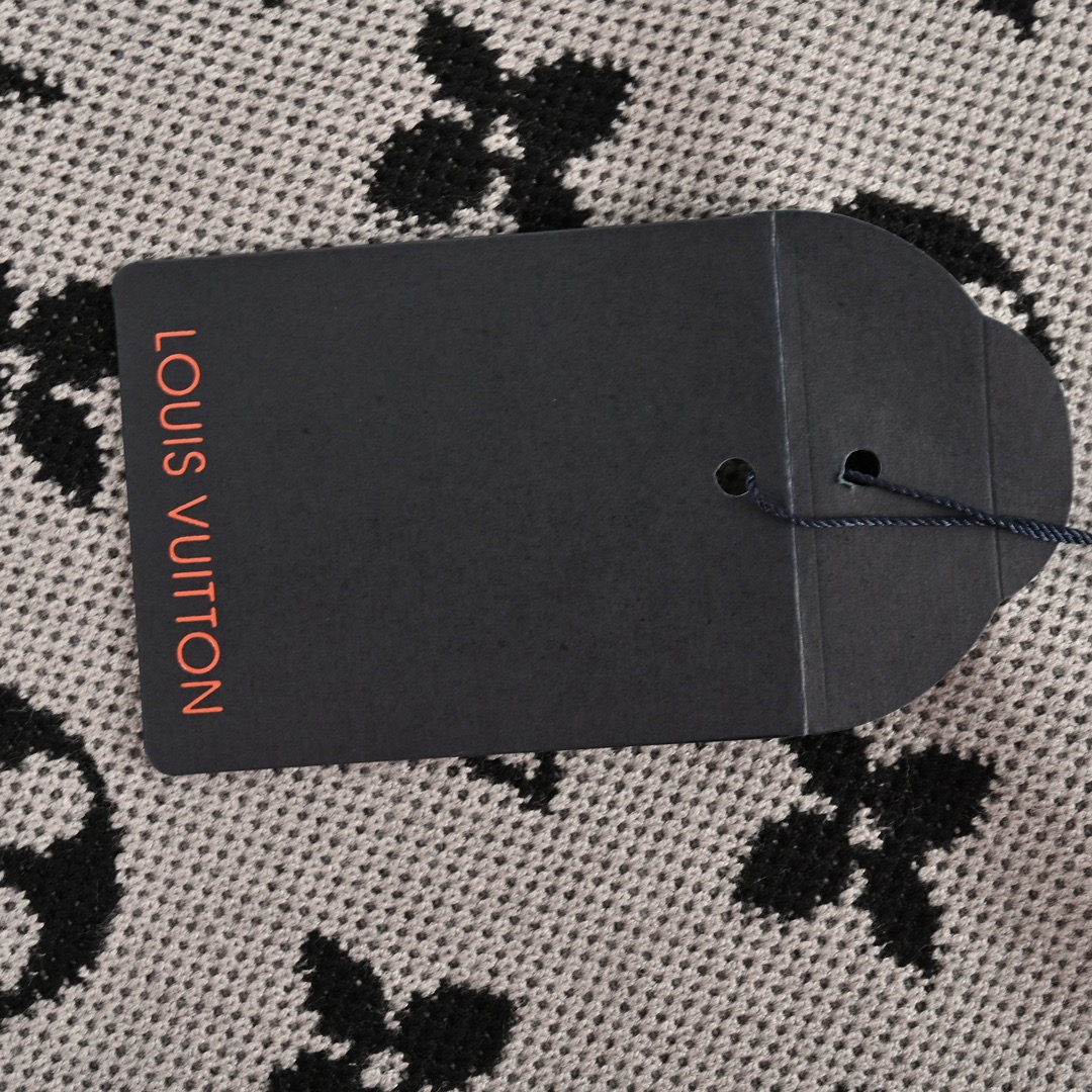 Louis Vuitton/路易威登 老花浮雕迪拜灰圆领毛衣
