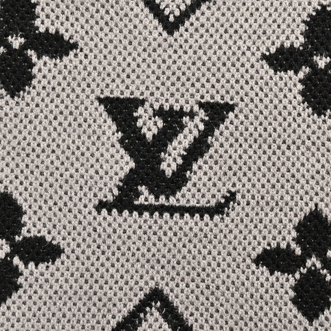 Louis Vuitton/路易威登 老花浮雕迪拜灰圆领毛衣