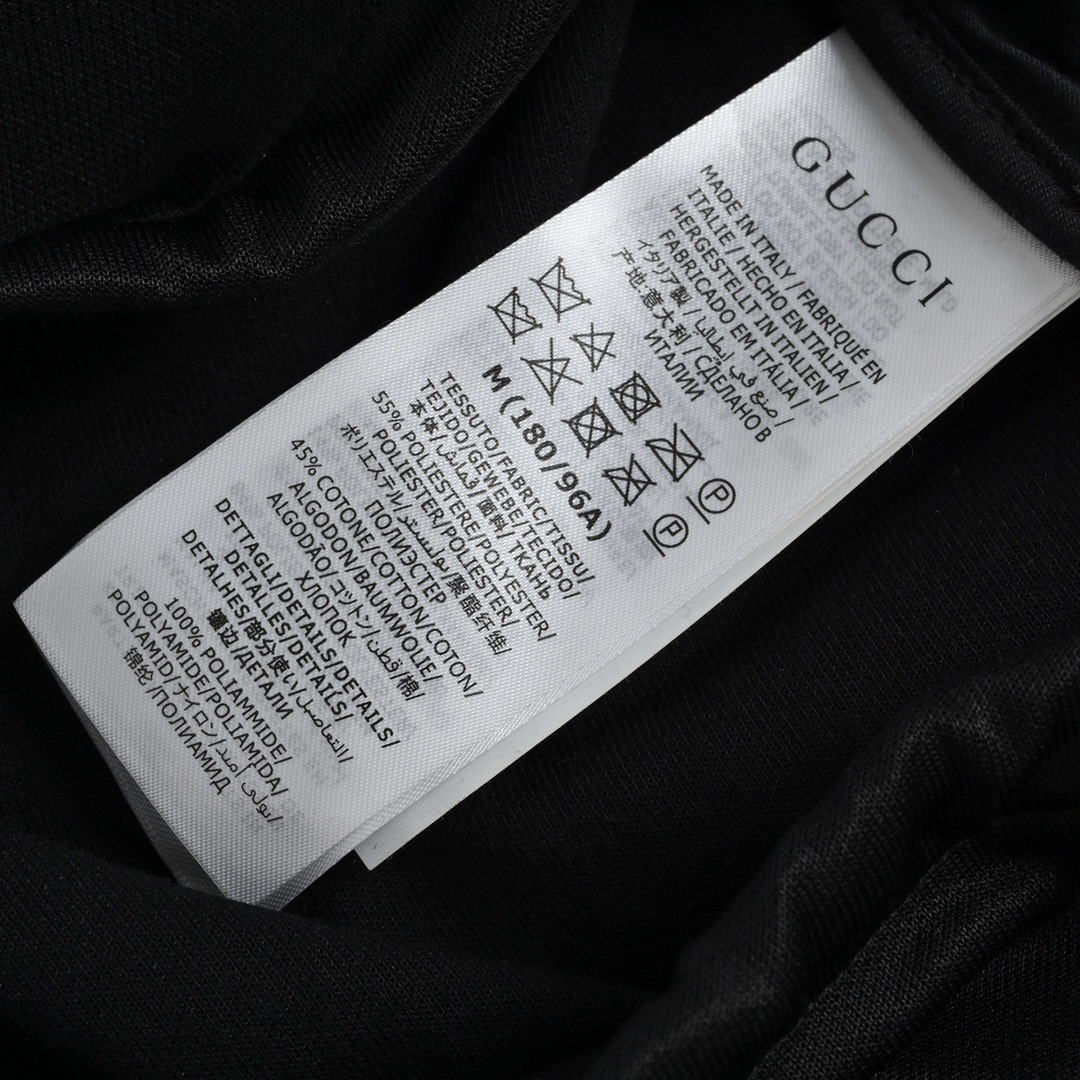 Gucci/古驰 经典侧边双G反光织带套装外套-莆田鞋,莆田鞋货源,高仿鞋,高仿鞋货源,安福档口,莆田高仿鞋,莆田鞋批发,高仿鞋批发,莆田高仿运动鞋,高仿运动鞋,莆田运动鞋 Gucci/古驰 经典侧边双G反光织带套装外套