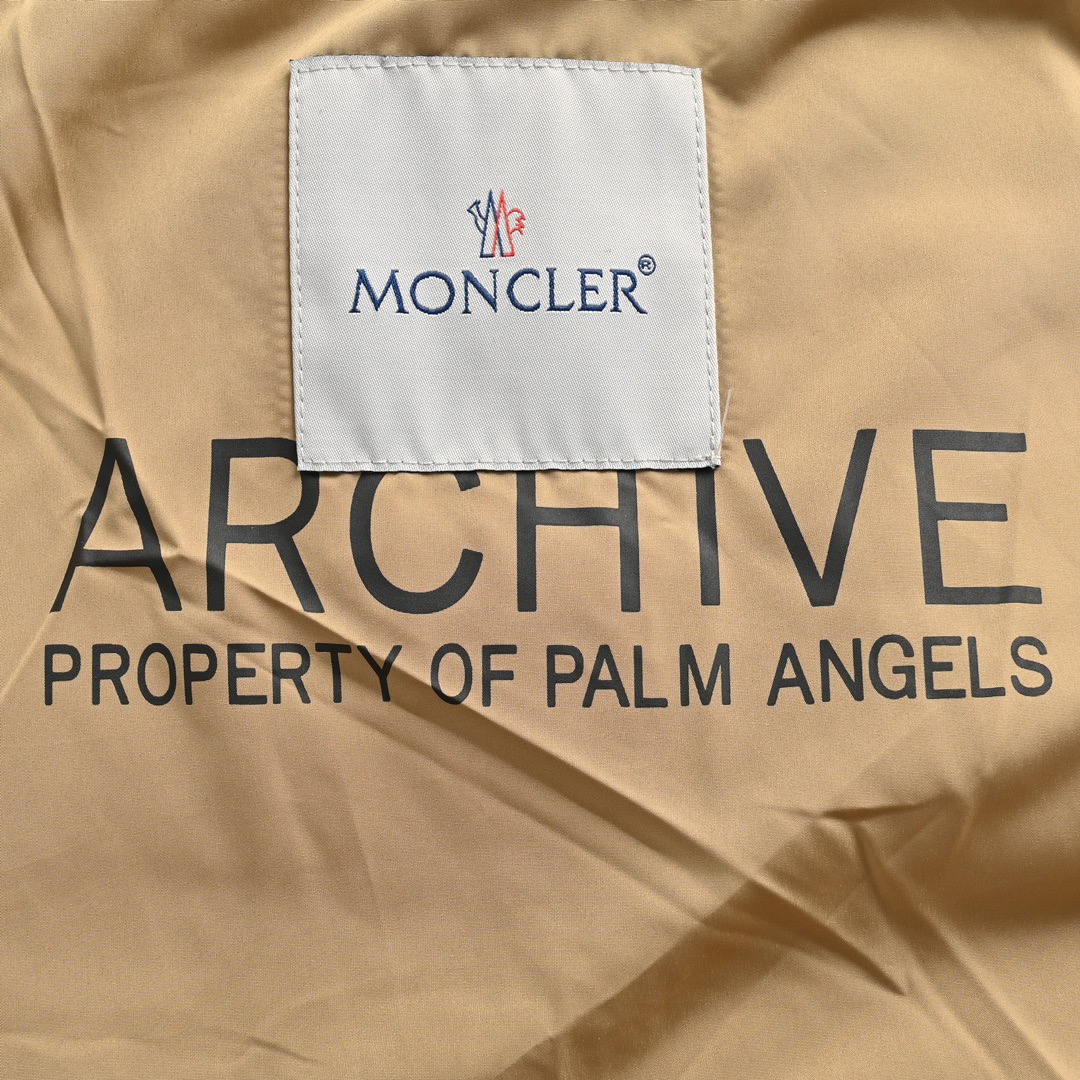 Moncler & Palm Angels 联名款织带羽绒服-莆田鞋,莆田鞋货源,高仿鞋,高仿鞋货源,安福档口,莆田高仿鞋,莆田鞋批发,高仿鞋批发,莆田高仿运动鞋,高仿运动鞋,莆田运动鞋 Moncler & Palm Angels 联名款织带羽绒服