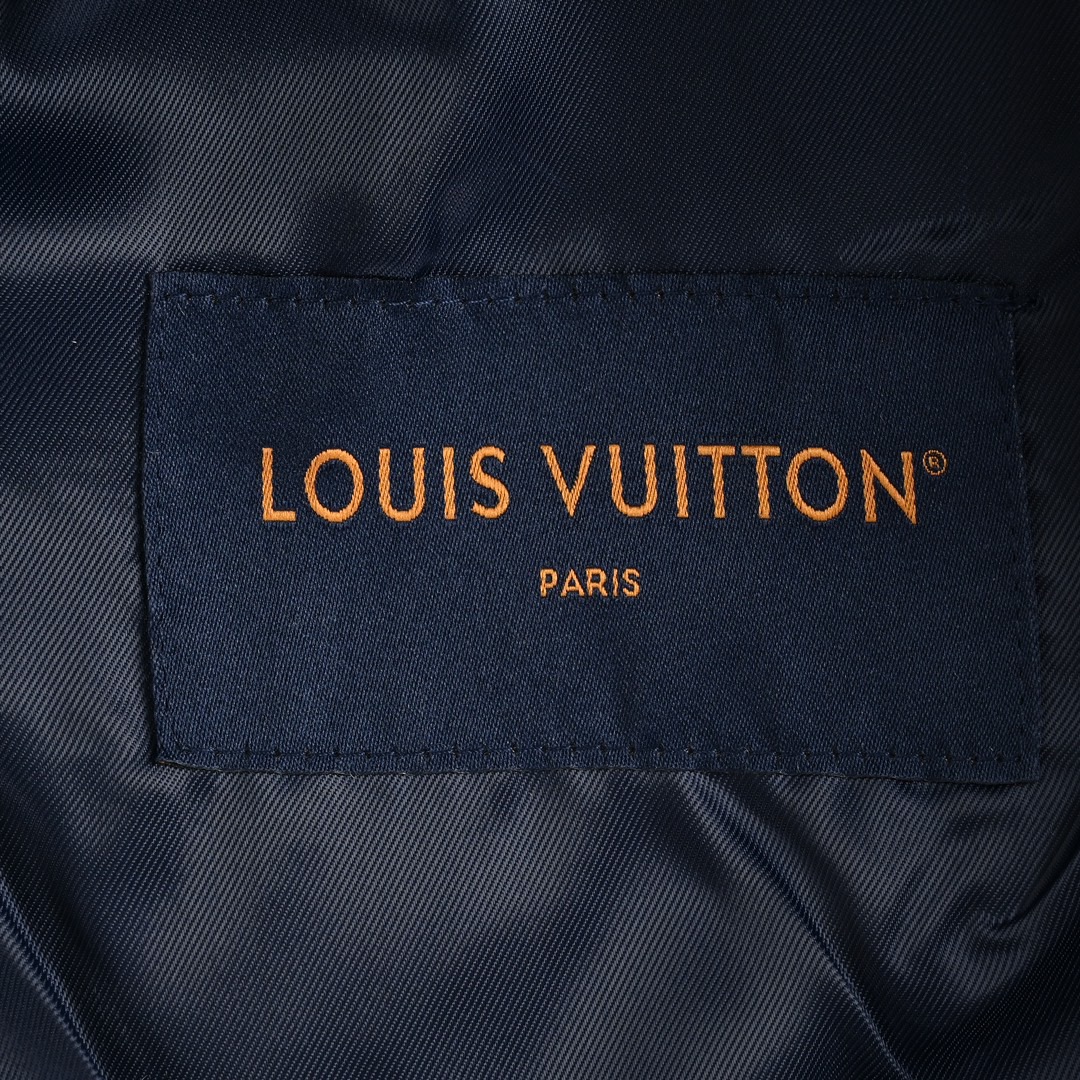 Louis Vuitton/路易威登 23Fw 贴布老花羊羔绒拼接棒球服外套