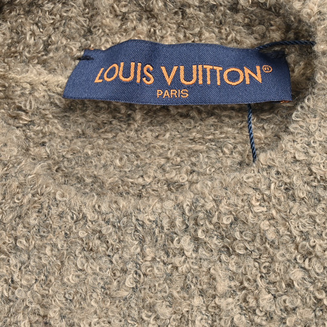 Louis Vuitton/路易威登 22Fw 前后提花大logo圆领毛衣-莆田鞋,莆田鞋货源,高仿鞋,高仿鞋货源,安福档口,莆田高仿鞋,莆田鞋批发,高仿鞋批发,莆田高仿运动鞋,高仿运动鞋,莆田运动鞋 Louis Vuitton/路易威登 22Fw 前后提花大logo圆领毛衣