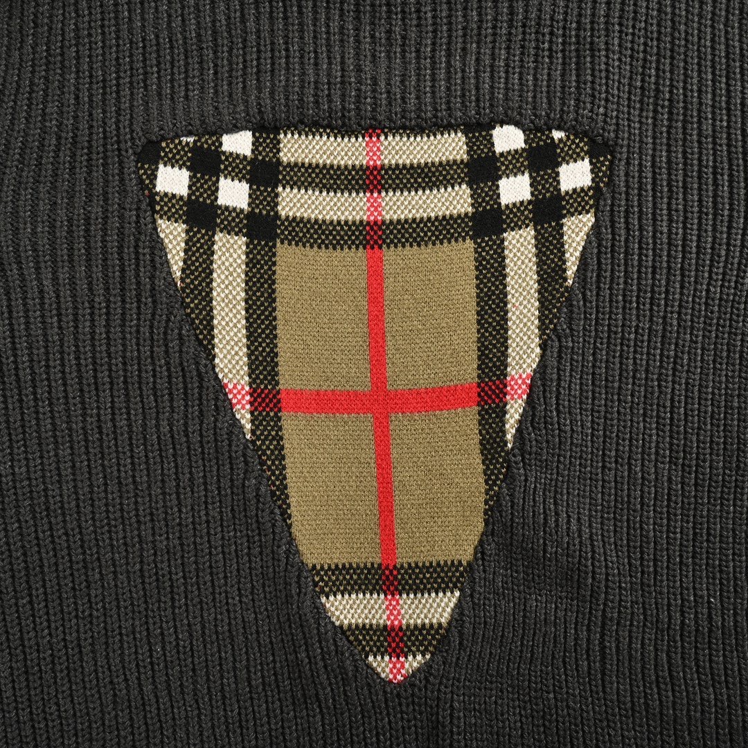 Burberry/巴宝莉 Vintage色块徽标嵌花针织毛衣 爱心拼接圆领毛衣-莆田鞋,莆田鞋货源,高仿鞋,高仿鞋货源,安福档口,莆田高仿鞋,莆田鞋批发,高仿鞋批发,莆田高仿运动鞋,高仿运动鞋,莆田运动鞋 Burberry/巴宝莉 Vintage色块徽标嵌花针织毛衣 爱心拼接圆领毛衣