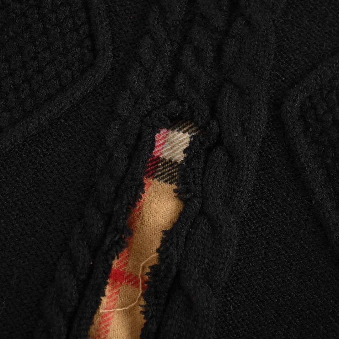 Burberry/巴宝莉 假两件拼接圆领毛衣 拼接圆领毛衣-莆田鞋,莆田鞋货源,高仿鞋,高仿鞋货源,安福档口,莆田高仿鞋,莆田鞋批发,高仿鞋批发,莆田高仿运动鞋,高仿运动鞋,莆田运动鞋 Burberry/巴宝莉 假两件拼接圆领毛衣 拼接圆领毛衣