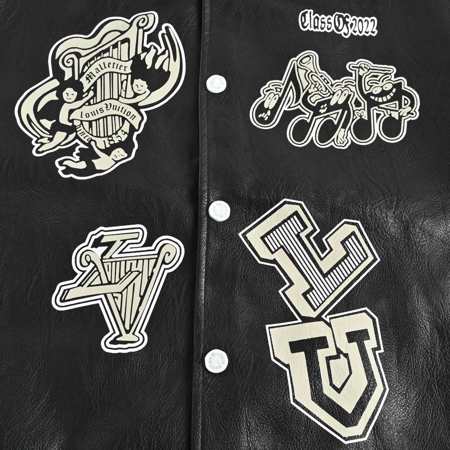Louis Vuitton/路易威登 22Fw 多微标印花皮质棒球夹克-莆田鞋,莆田鞋货源,高仿鞋,高仿鞋货源,安福档口,莆田高仿鞋,莆田鞋批发,高仿鞋批发,莆田高仿运动鞋,高仿运动鞋,莆田运动鞋 Louis Vuitton/路易威登 22Fw 多微标印花皮质棒球夹克