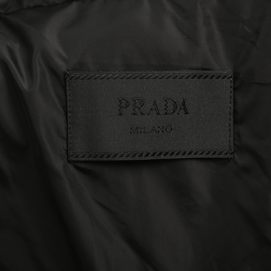 Prada/普拉达 尼龙徽标翻盖口袋立领羽绒服